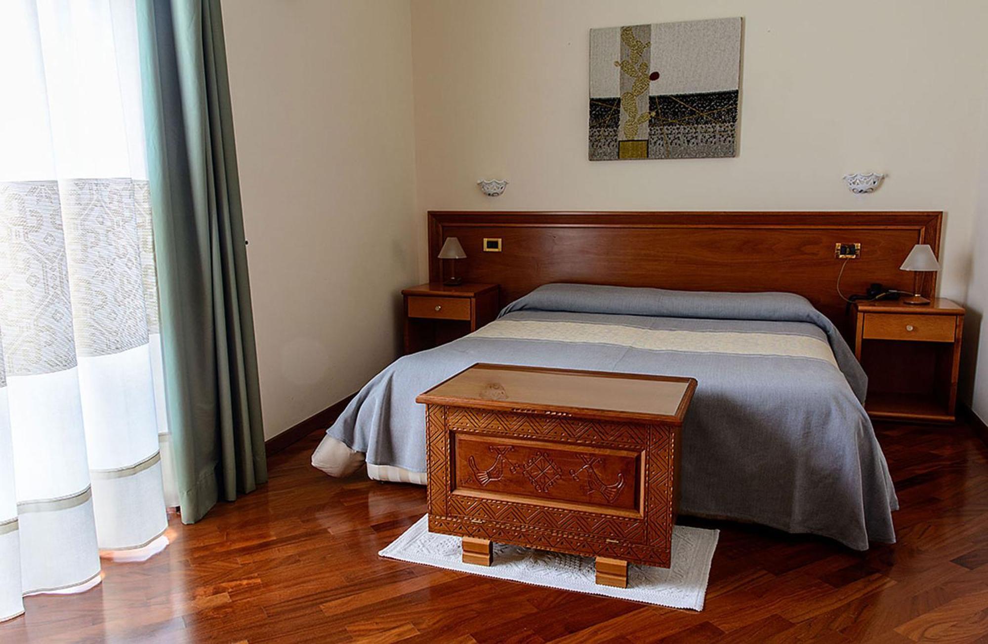 Hotel Del Corso SantʼAntìoco المظهر الخارجي الصورة