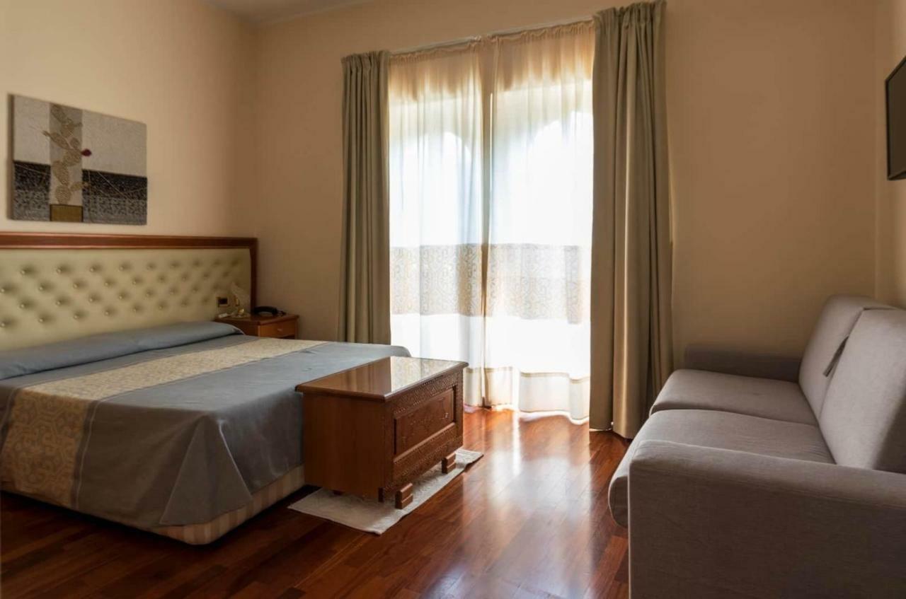 Hotel Del Corso SantʼAntìoco المظهر الخارجي الصورة